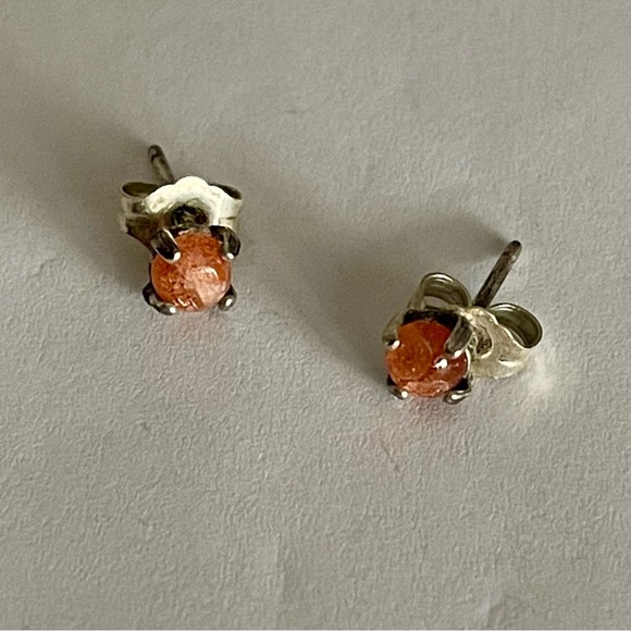 Heaven and Earth Jewelry - Petite NWOT Sunstone and Sterling Silver Post Earrings - Unisex
